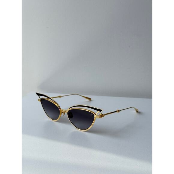 NEW Valentino V-Glassliner VLS118-A Gold Cat Eye Sunglasses - Picture 6 of 8